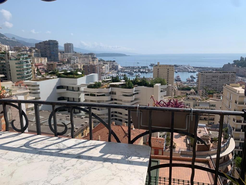 Plein Coeur De Monaco, A 300 Metres A Pied Du Port De Monaco, 4 Pieces Dans Des Escaliers Vue Mer Exceptionnelle Exterior foto