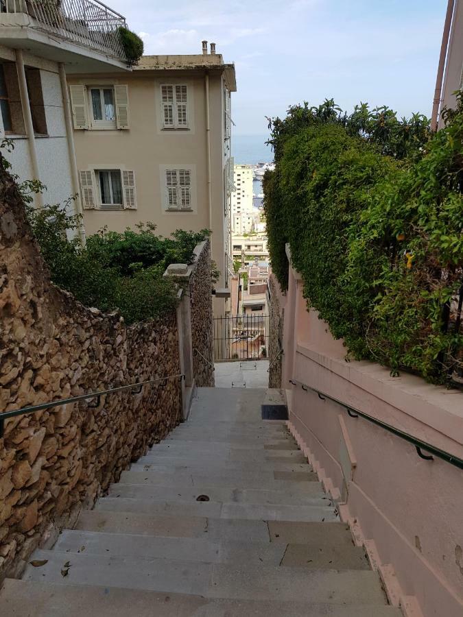 Plein Coeur De Monaco, A 300 Metres A Pied Du Port De Monaco, 4 Pieces Dans Des Escaliers Vue Mer Exceptionnelle Exterior foto
